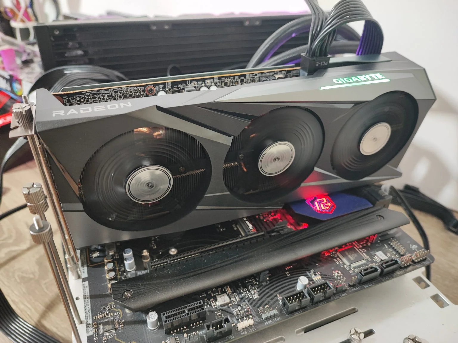 Review Gigabyte Radeon RX 7600 Gaming OC 8G