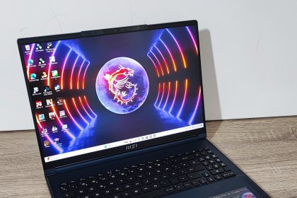 Review MSI Stealth 16 Studio A13VG 12