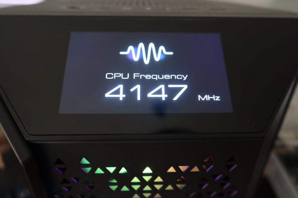 Review MSI MEG PROSPECT 700R 33