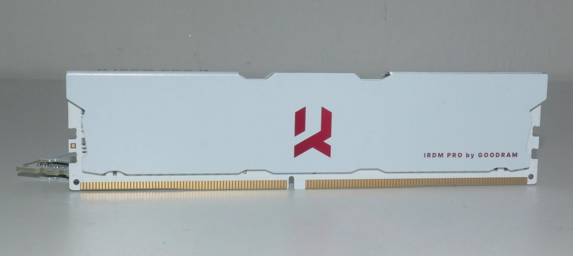 Review IRDM PRO DDR4 CRIMSON 6 Review IRDM PRO DDR4 CRIMSON 5
