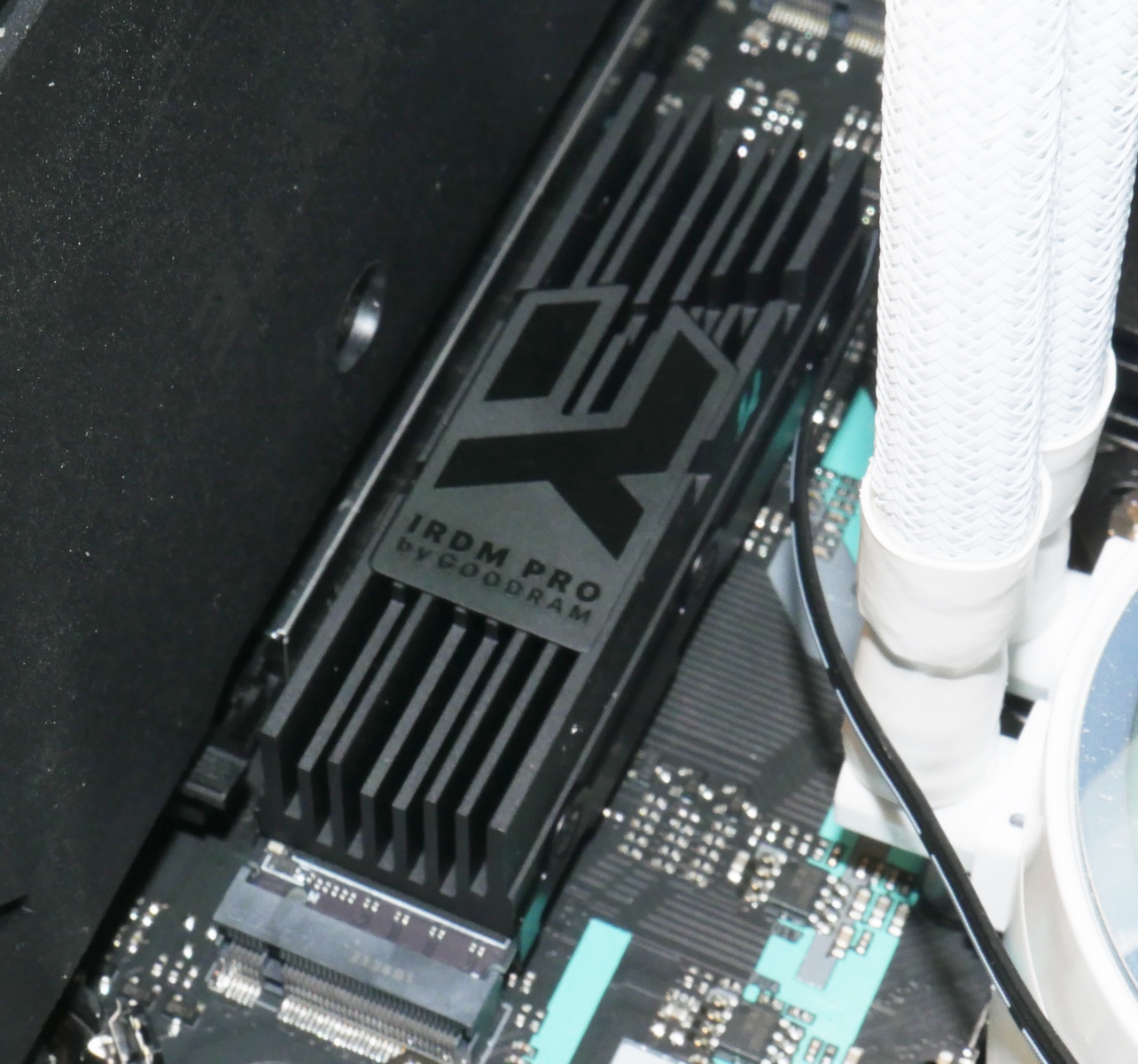 Review IRDM PRO M.2 SSD 1TB 15 Review IRDM PRO M.2 SSD 1TB 14