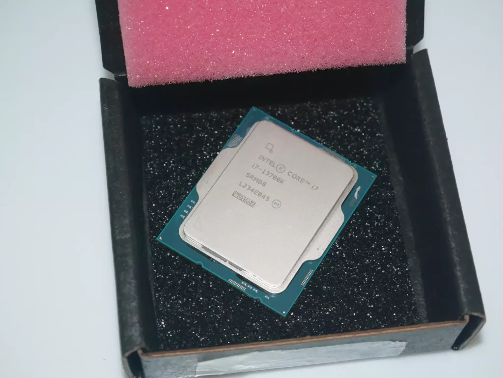 Review Intel Core i7 13700K 320