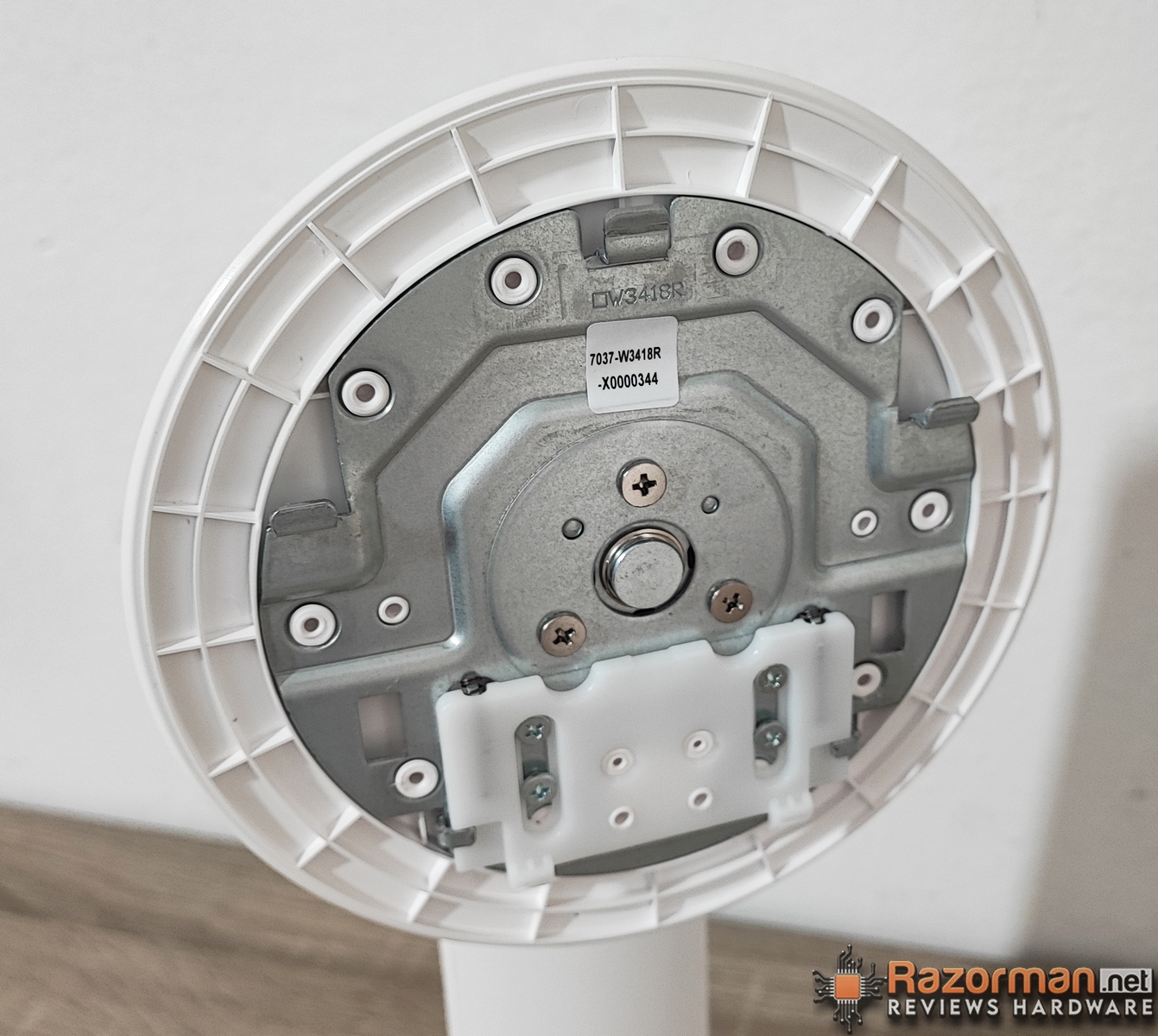 LC-POWER LC-M34-Q-C-PRO LC-POWER LC-M34-Q-C-PRO