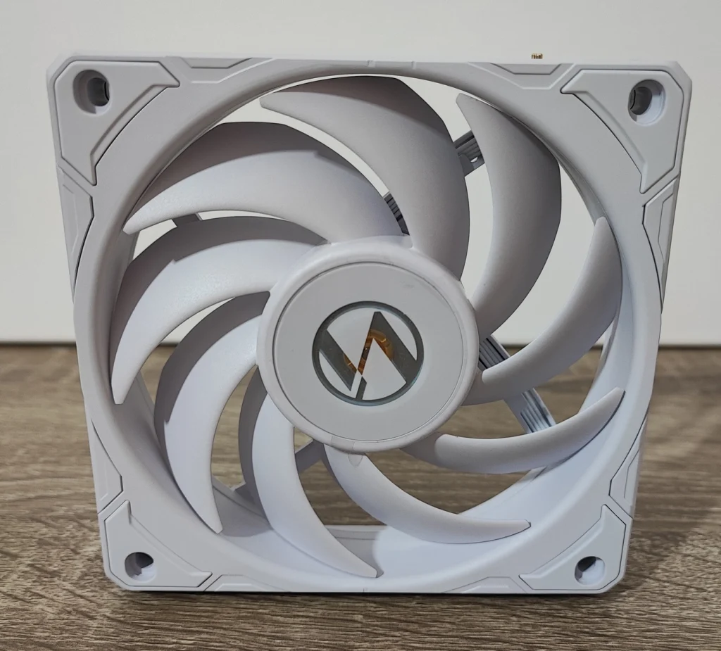 Review LIAN LI Uni Fan P28 7 Review LIAN LI Uni Fan P28 7