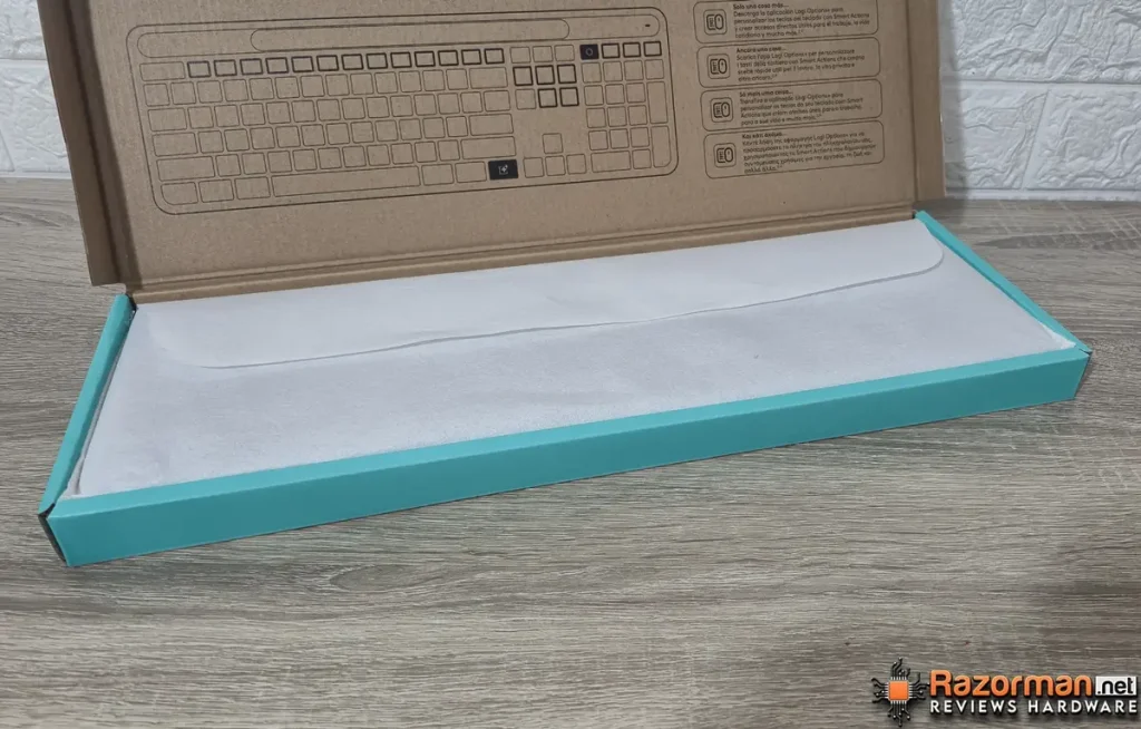 Logitech Signature Slim Solar+ K980 Logitech Signature Slim Solar+ K980