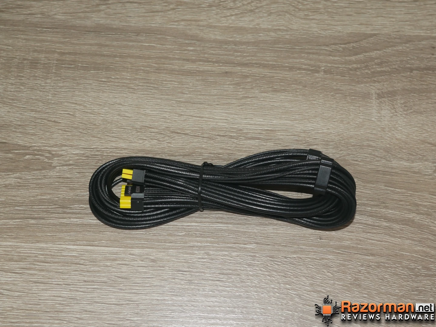 Cable PCIE5 MSI MAG A1200 PLS PICE5 Cable PCIE5 MSI MAG A1200 PLS PICE5