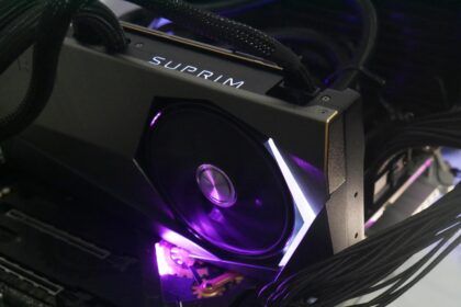 Review MSI GeForce RTX 4090 SUPRIM LIQUID X 14
