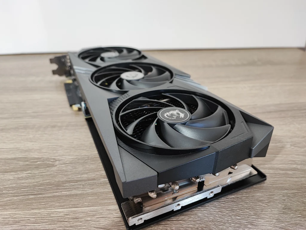 Review MSI Geforce RTX 4070 Gaming X Trio 10
