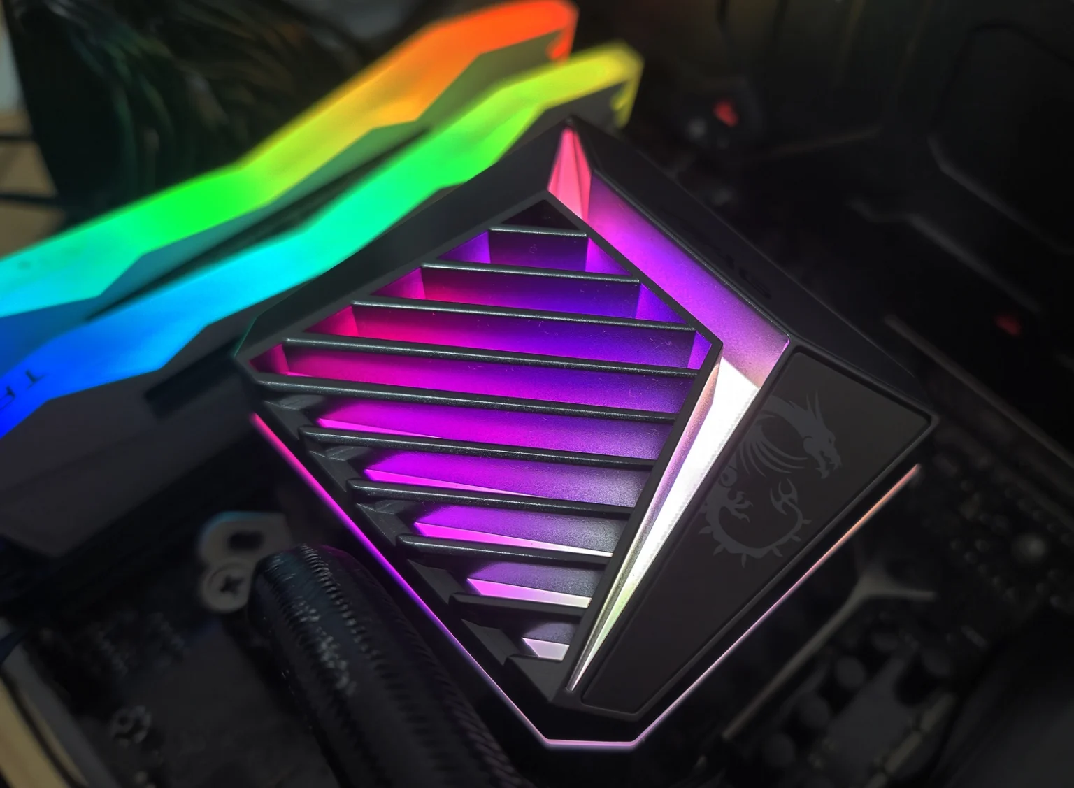 MSI MAG CORELIQUID A15 360 Review en Español 1