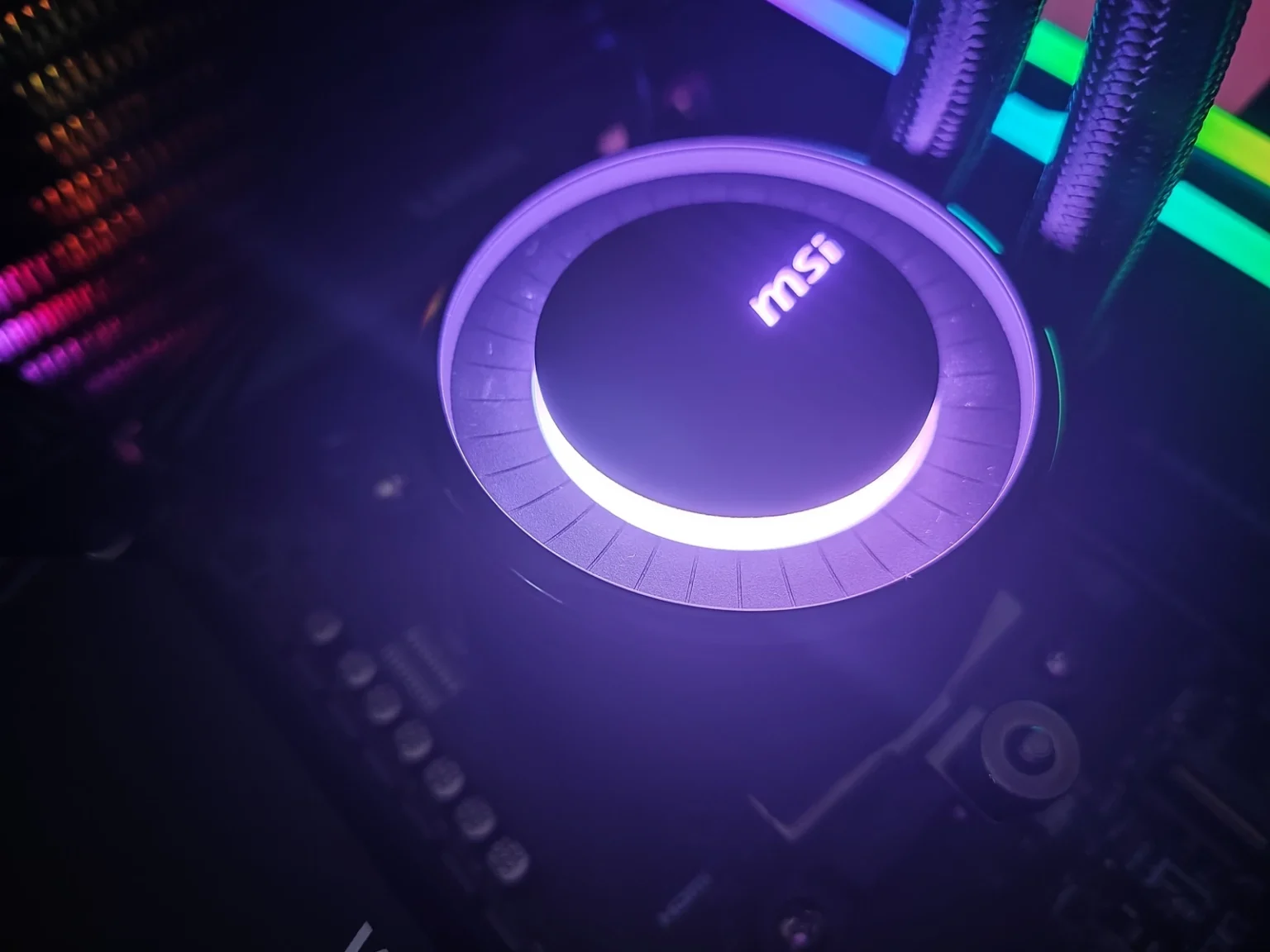 Review MSI MAG CORELIQUID E360 1