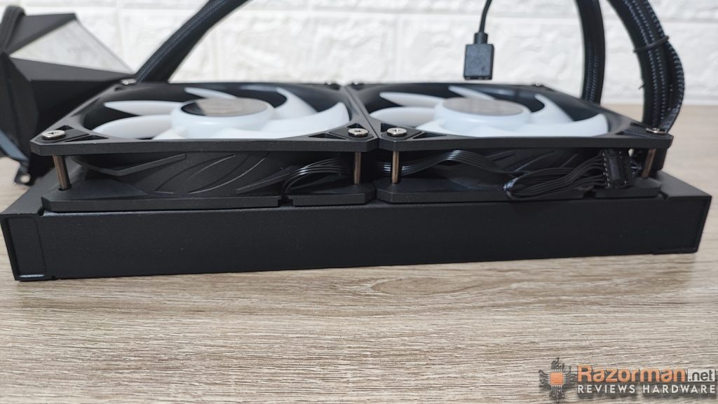 MSI MAG CORELIQUID i240
