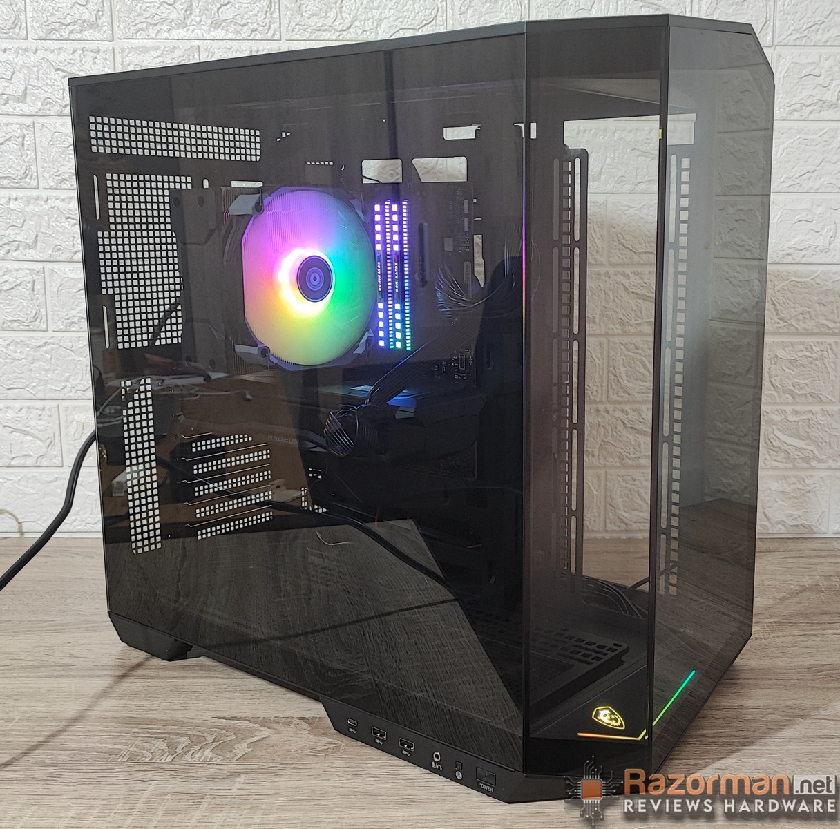 Review MSI MAG PANO 100L PZ 1