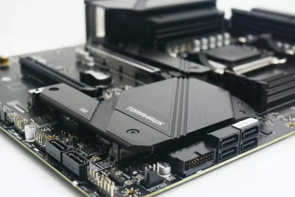 Review MSI MAG Z790 Tomahawk WIFI DDR4 10