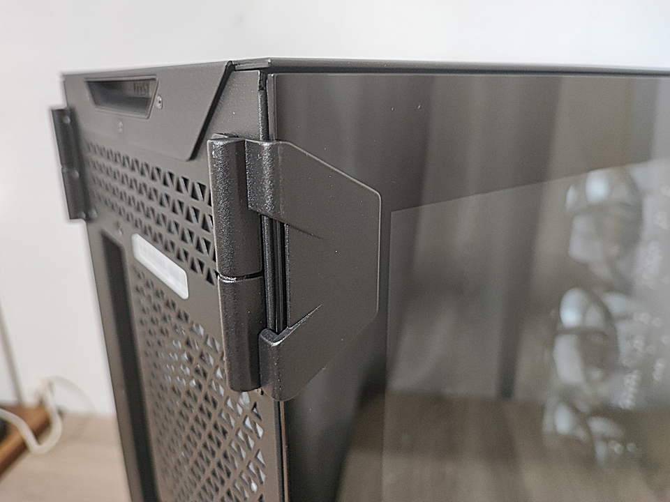Review MSI MEG PROSPECT 700R 13