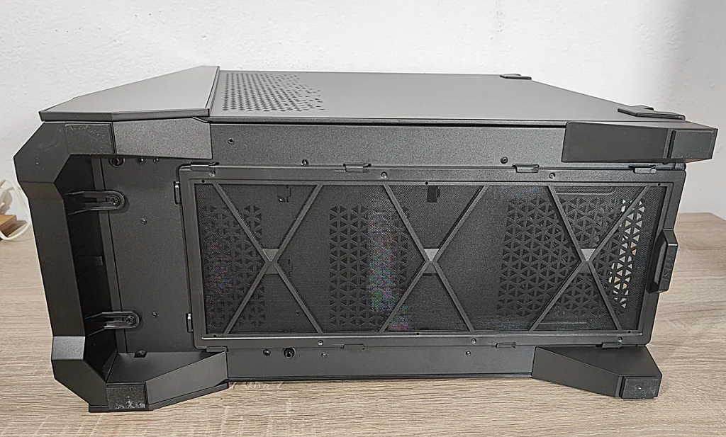 Review MSI MEG PROSPECT 700R 17