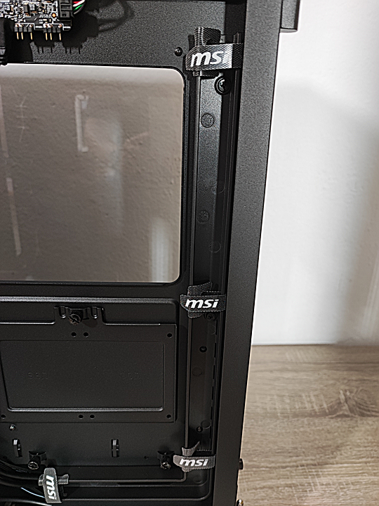 Review MSI MEG PROSPECT 700R 39
