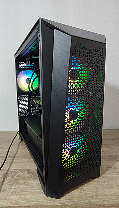 Review MSI MEG PROSPECT 700R 1