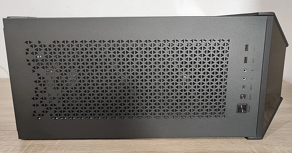 Review MSI MEG PROSPECT 700R 15