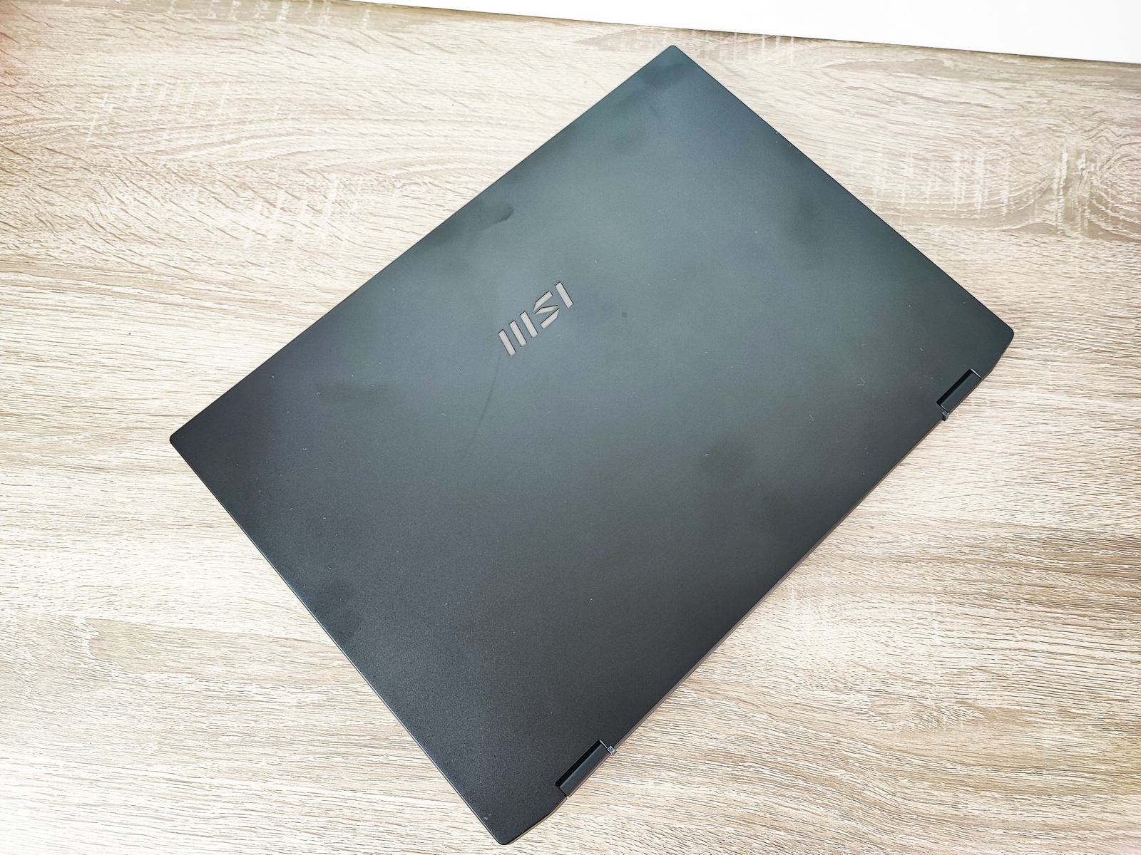 Pellicola protettiva vetro Brotect per MSI Summit E16 AI Studio Display