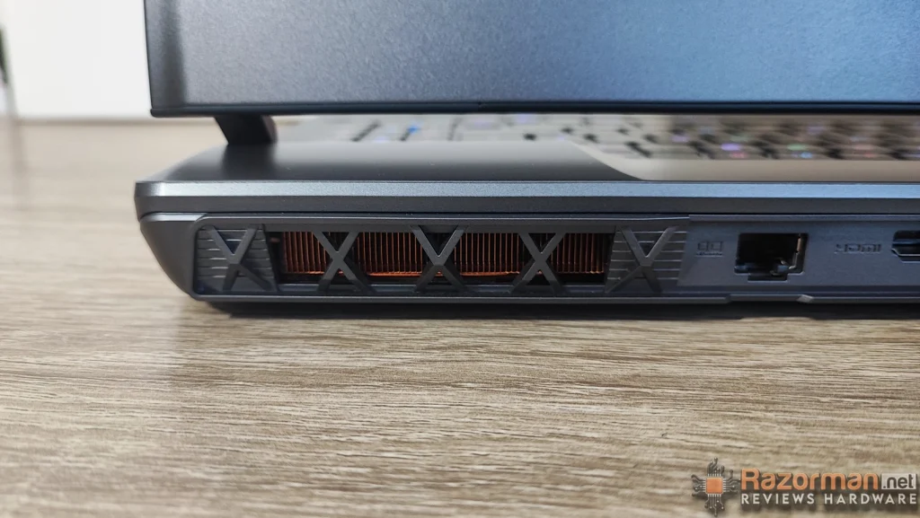 Review MSI Vector GP68 HX 13V 11
