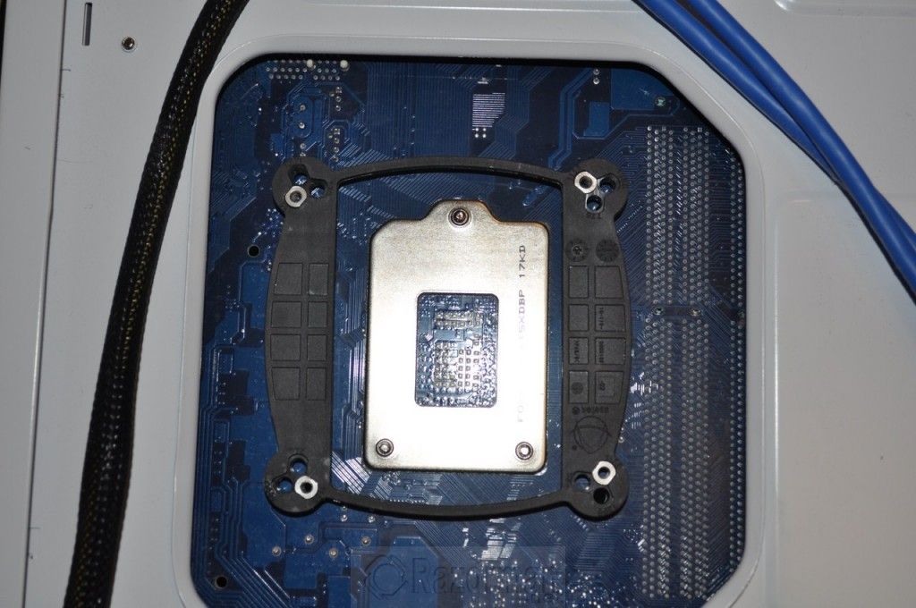 Montaje Kühler 620 (6) Review Antec Kühler 620 3