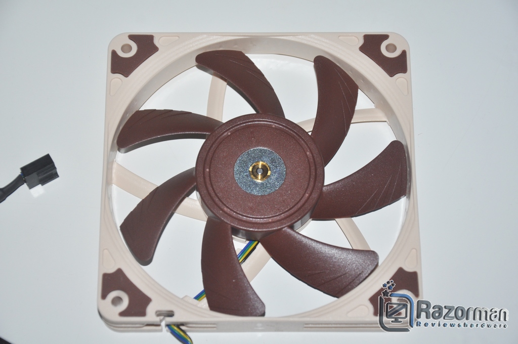 Review Noctua LH-12S 17