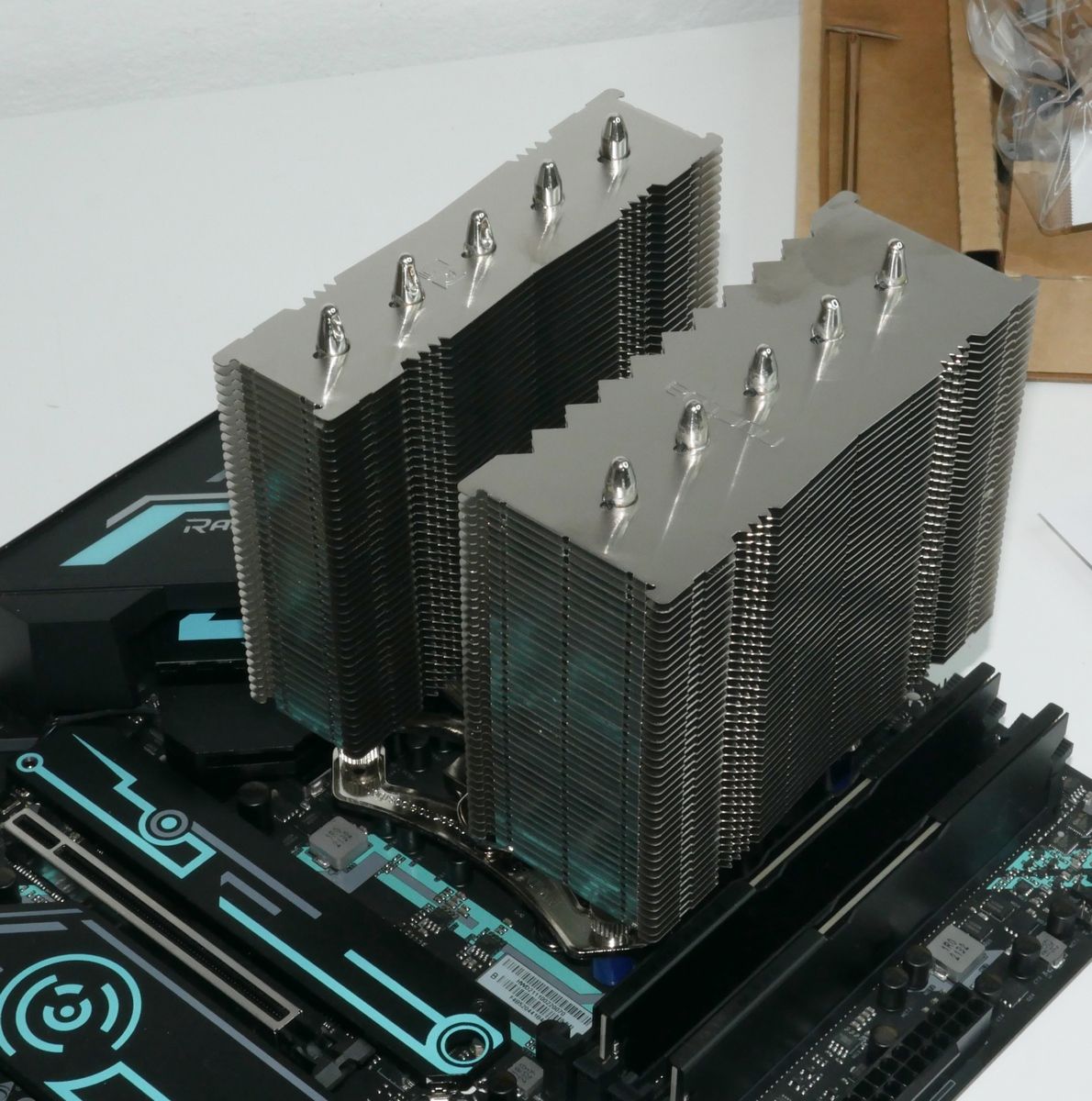 Review Noctua NH-D12L 26