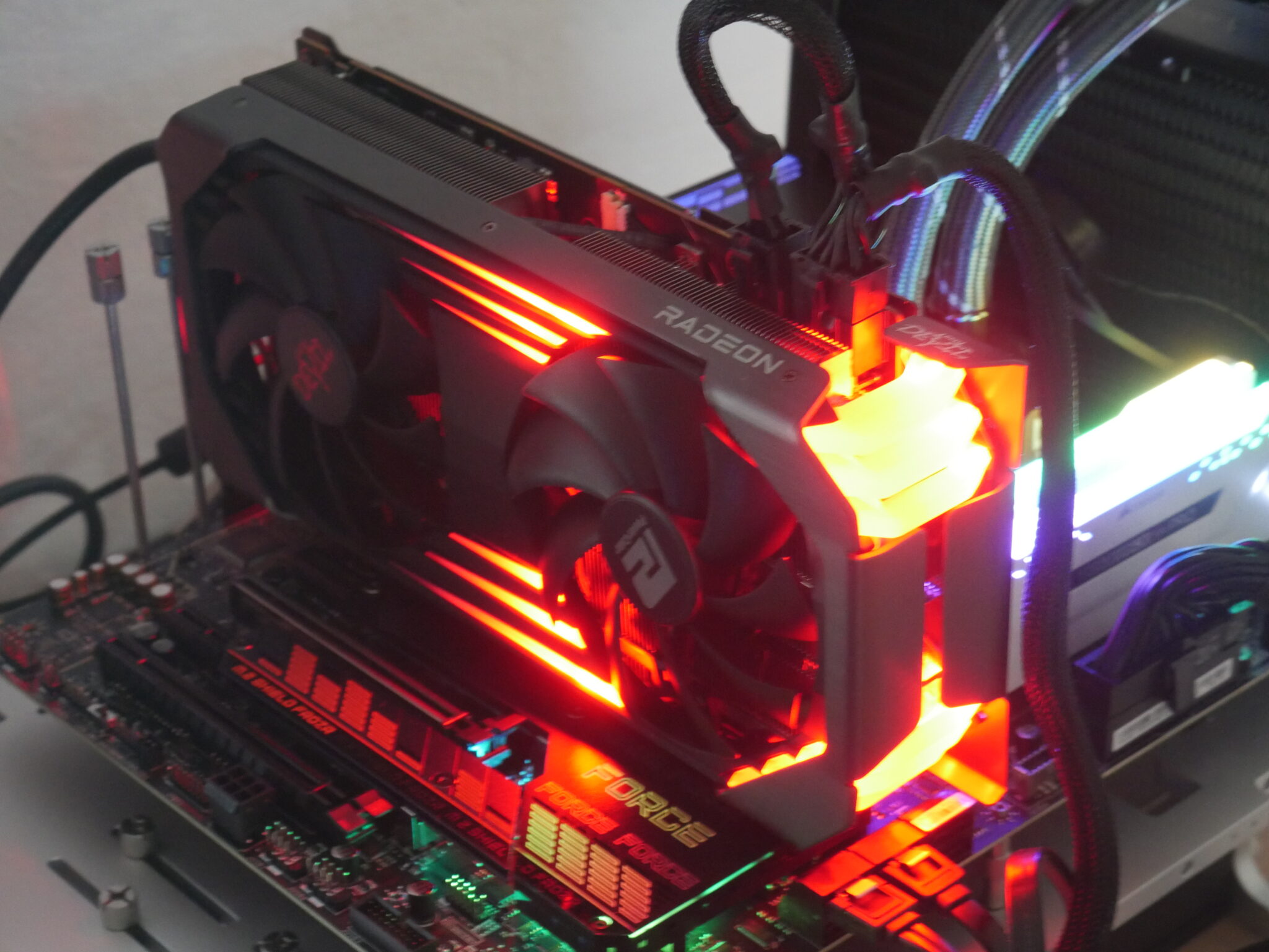 Review PowerColor Radeon RX6600XT Red Devil 2