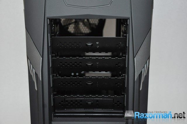 Raidmax Vampire Winterfall (13)