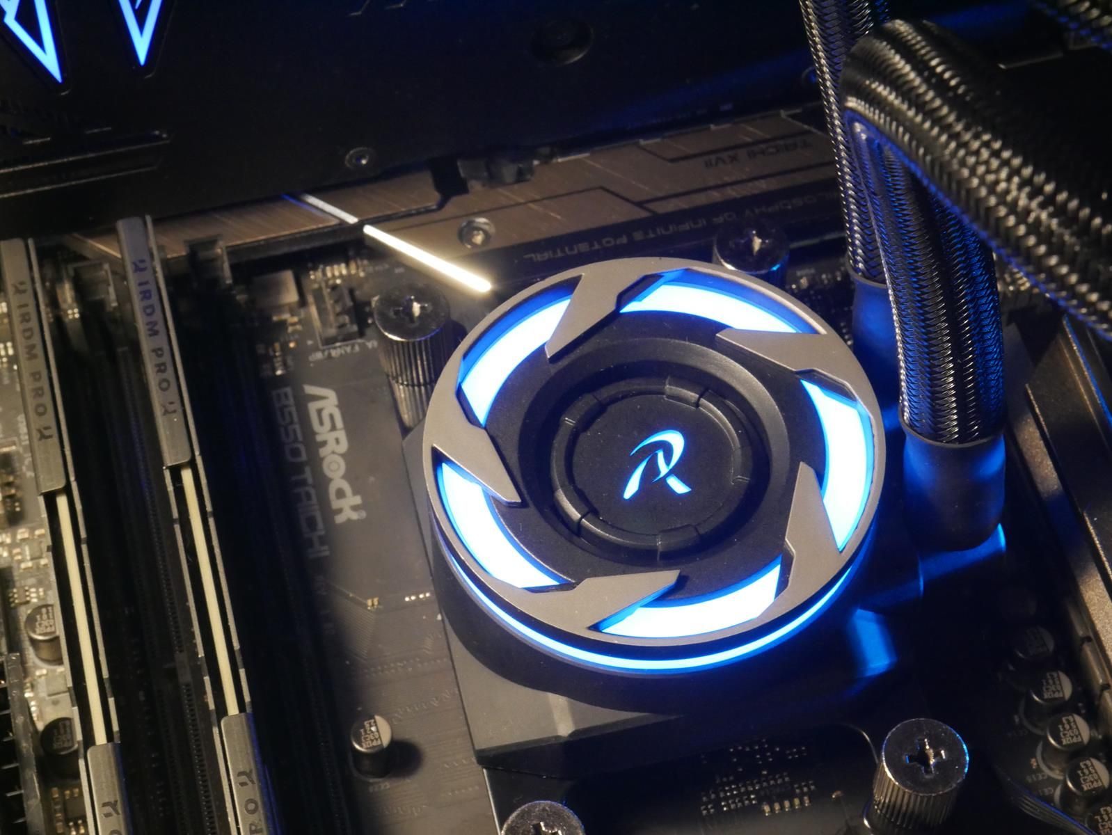 Review Raijintek EOS 240-RBW 24