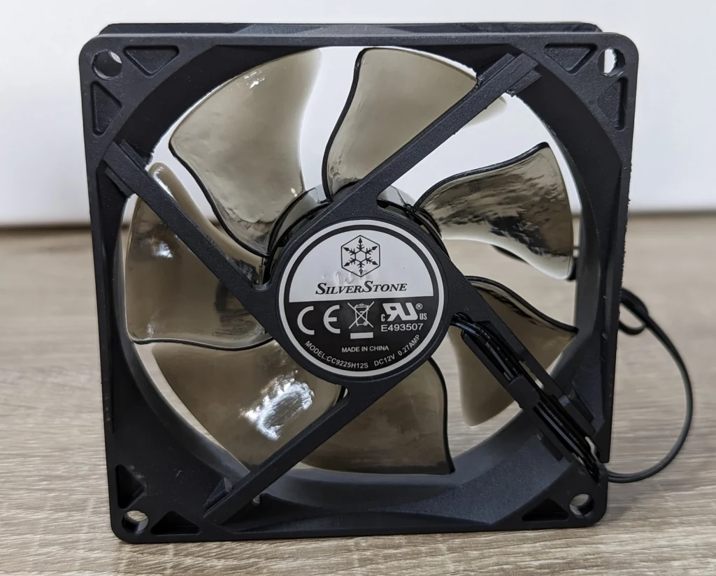 Review Silverstone KR03 25 Review Silverstone KR03 15