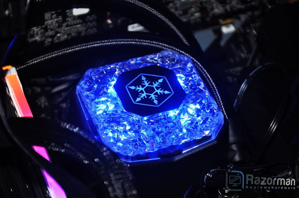 Review Silverstone Icegem 240P 12