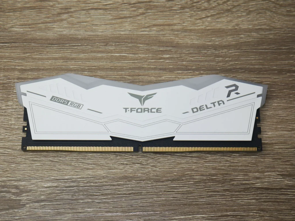 Review T-Force Delta DDR5 6400 Mhz 54