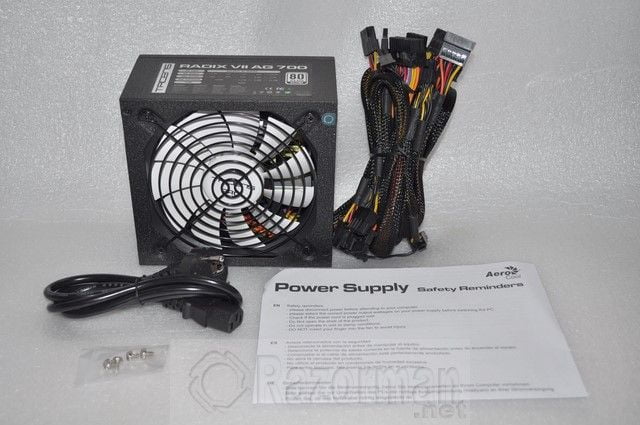 Tacens Radix VII AG 700W (15)