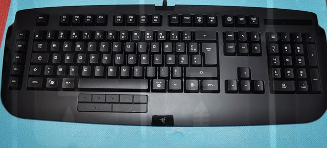 Teclado Razer Anansi (15)