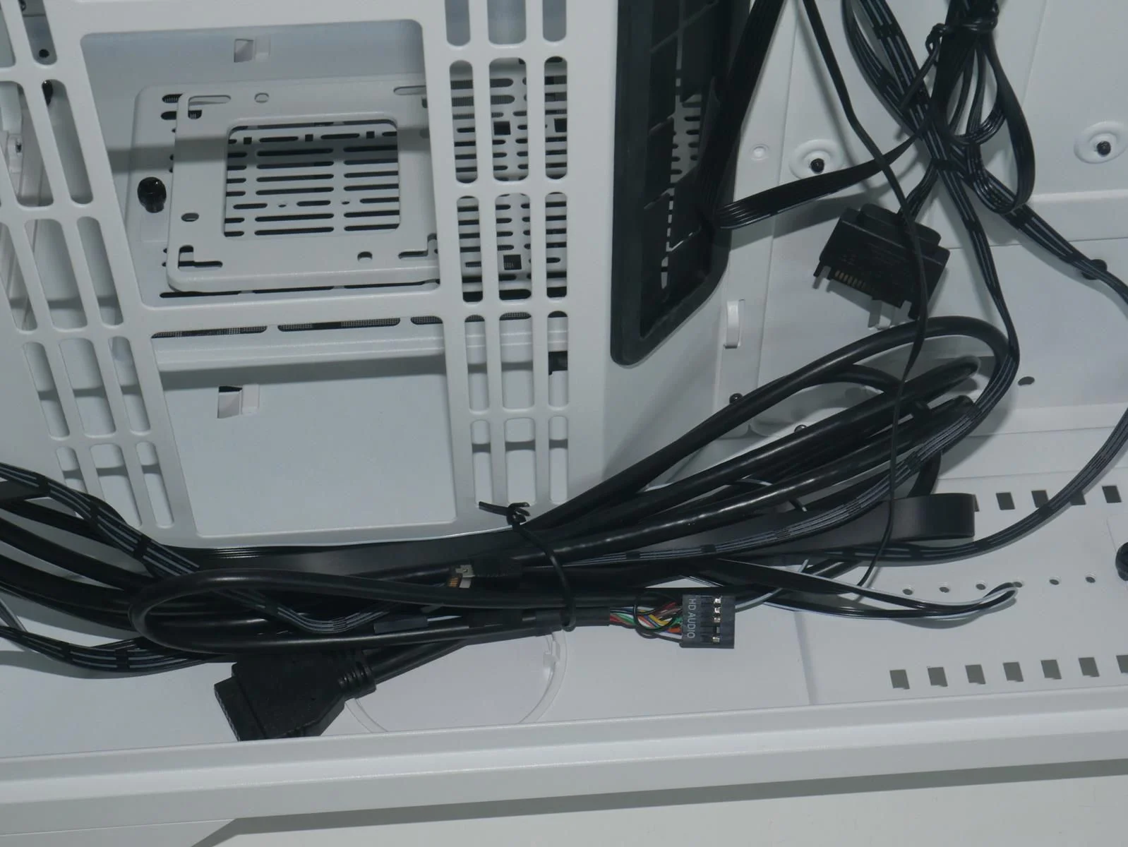Review Thermaltake View 51 TG Snow ARGB 21 Review Thermaltake View 51 TG Snow ARGB 21