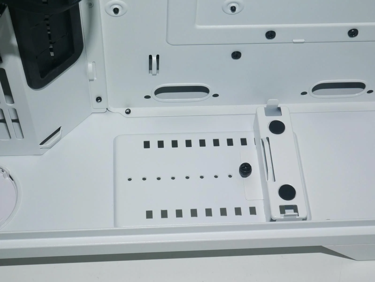 Review Thermaltake View 51 TG Snow ARGB 15 Review Thermaltake View 51 TG Snow ARGB 15