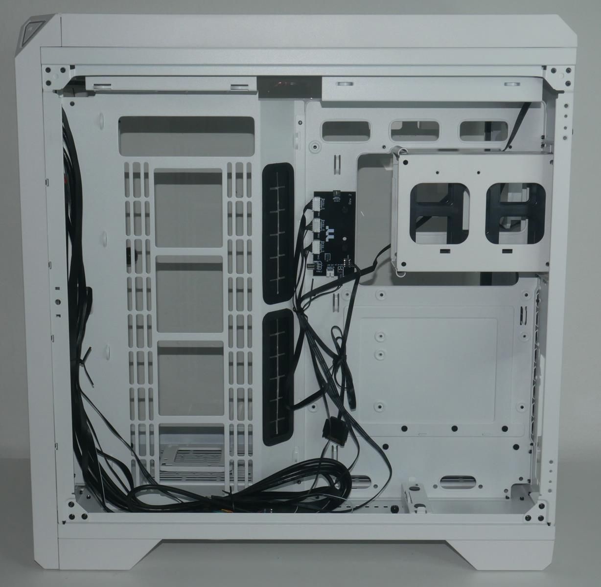 Review Thermaltake View 51 TG Snow ARGB 17 Review Thermaltake View 51 TG Snow ARGB 17