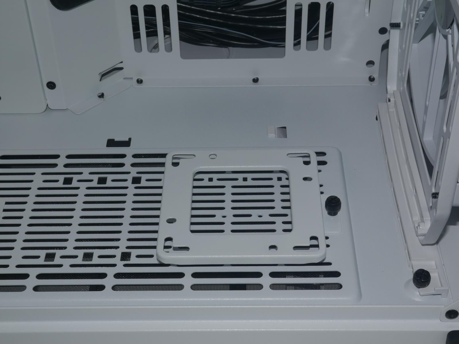 Review Thermaltake View 51 TG Snow ARGB 20 Review Thermaltake View 51 TG Snow ARGB 20