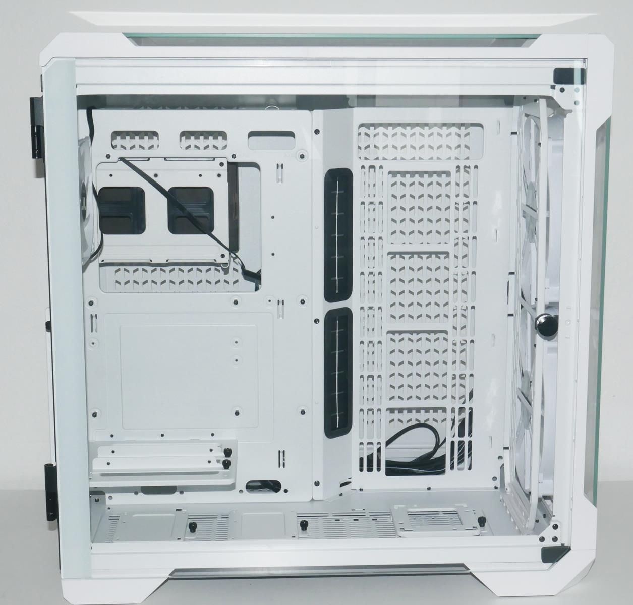 Review Thermaltake View 51 TG Snow ARGB 9