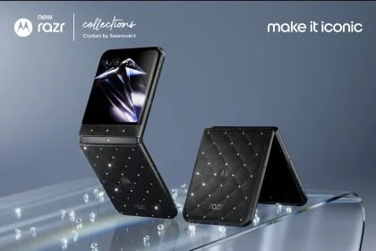 motorola razr 70 con Crystals by Swarovski