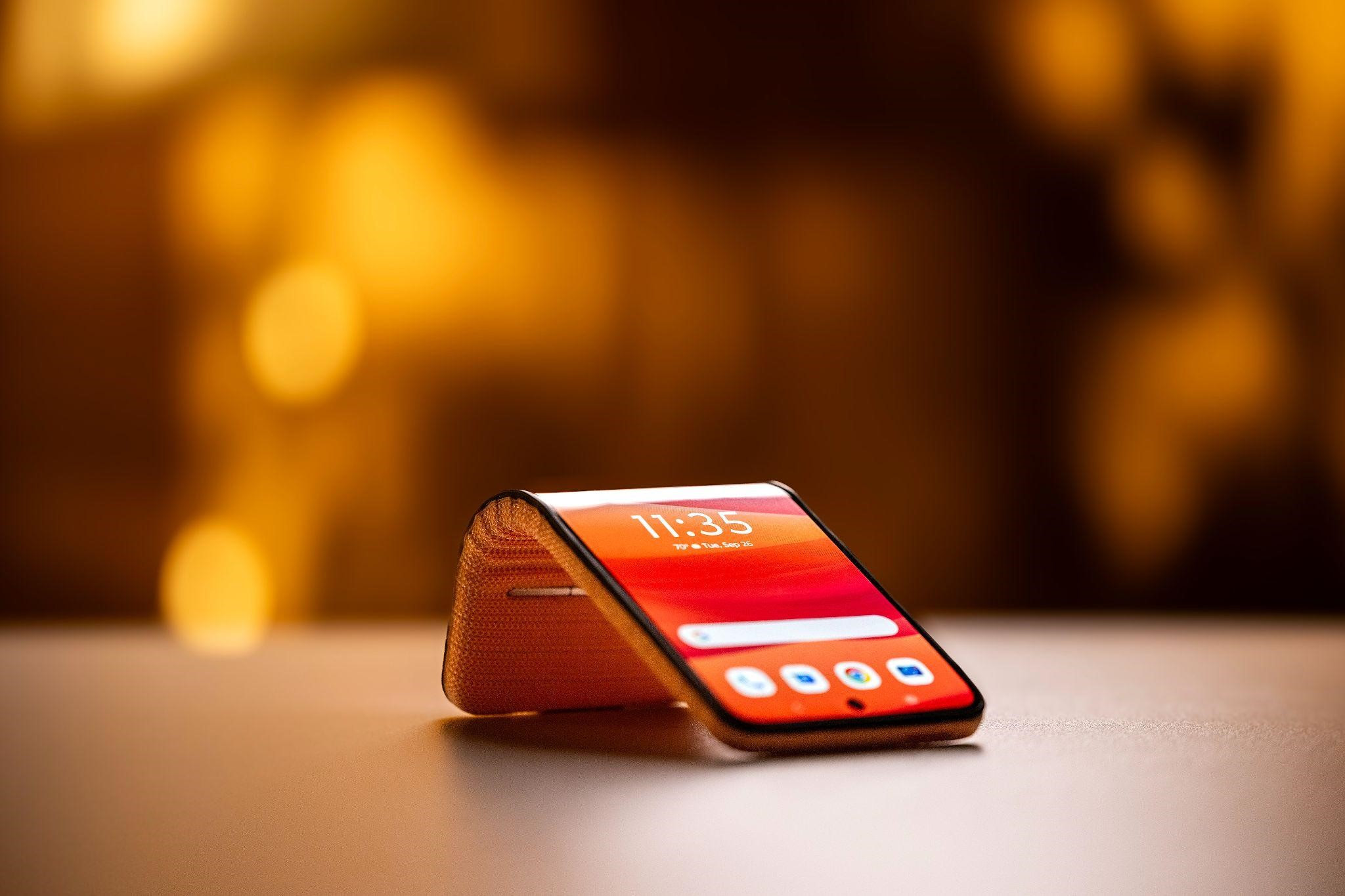 Motorola redefine lo que es posible con la IA y las pantallas flexibles adaptativas en Lenovo Tech World ‘23 2 Motorola redefine lo que es posible con la IA y las pantallas flexibles adaptativas en Lenovo Tech World ‘23 1